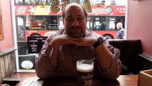 Andreas und sein Bier (Drouthy's Queen Street, Glasgow)